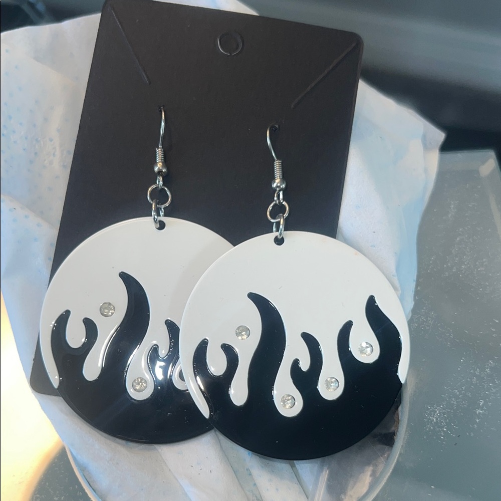 Black and White Flame round Earrings